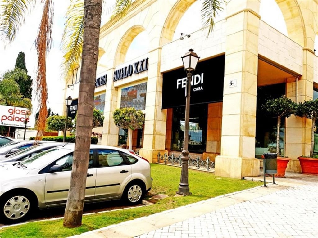 1 bedroom Commercial property in Marbella, Spain No. 2941