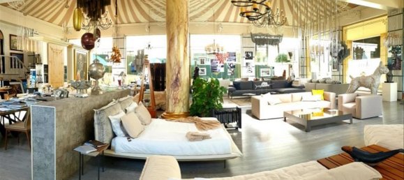 1 bedroom Commercial property in Marbella, Spain No. 2941 2