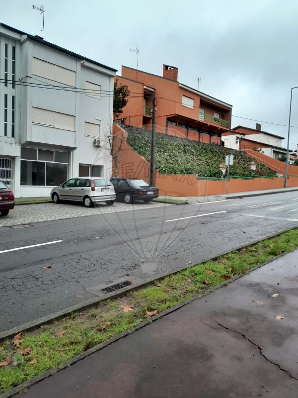 135m² Commercial property in Vila Nova de Paiva, Portugal No. 53508