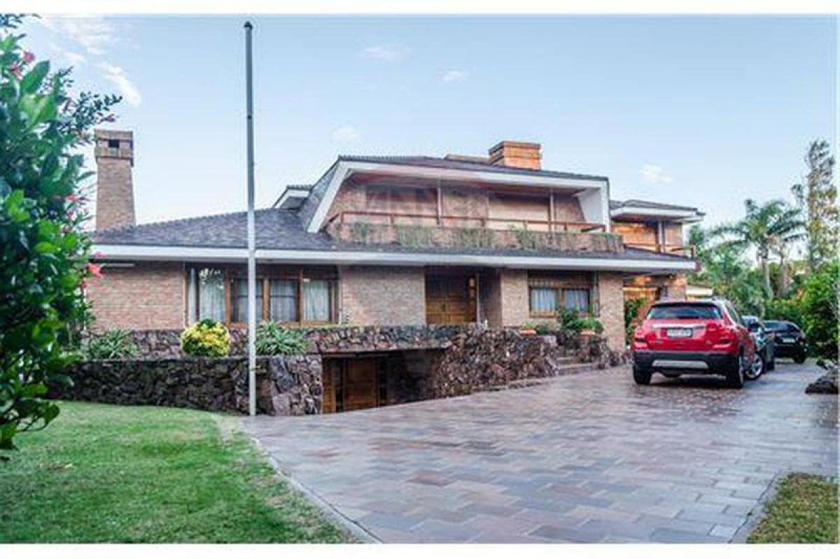 6 bedrooms House in Montevideo, Uruguay No. 5658