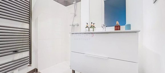 Apartamento de 3 dormitorios en Gentilly, France No. 184468 9