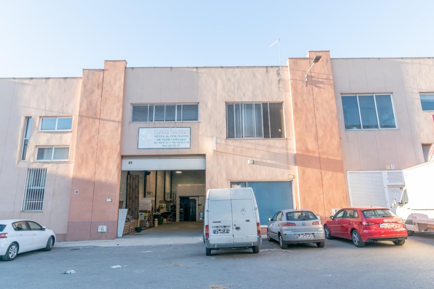 451m² Warehouse in Albolote, Spain No. 170024