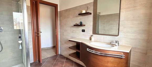 4غرفة منزل ذو طابقين في Busto Arsizio, Italy رقم 237017 17