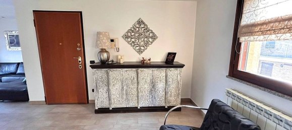 4غرفة منزل ذو طابقين في Busto Arsizio, Italy رقم 237017 2