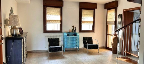 4غرفة منزل ذو طابقين في Busto Arsizio, Italy رقم 237017 4