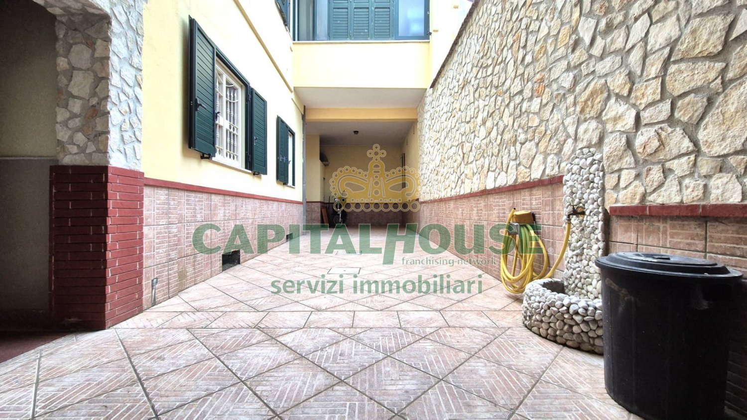4 bedrooms Apartment in Macerata Campania, Italy No. 70817