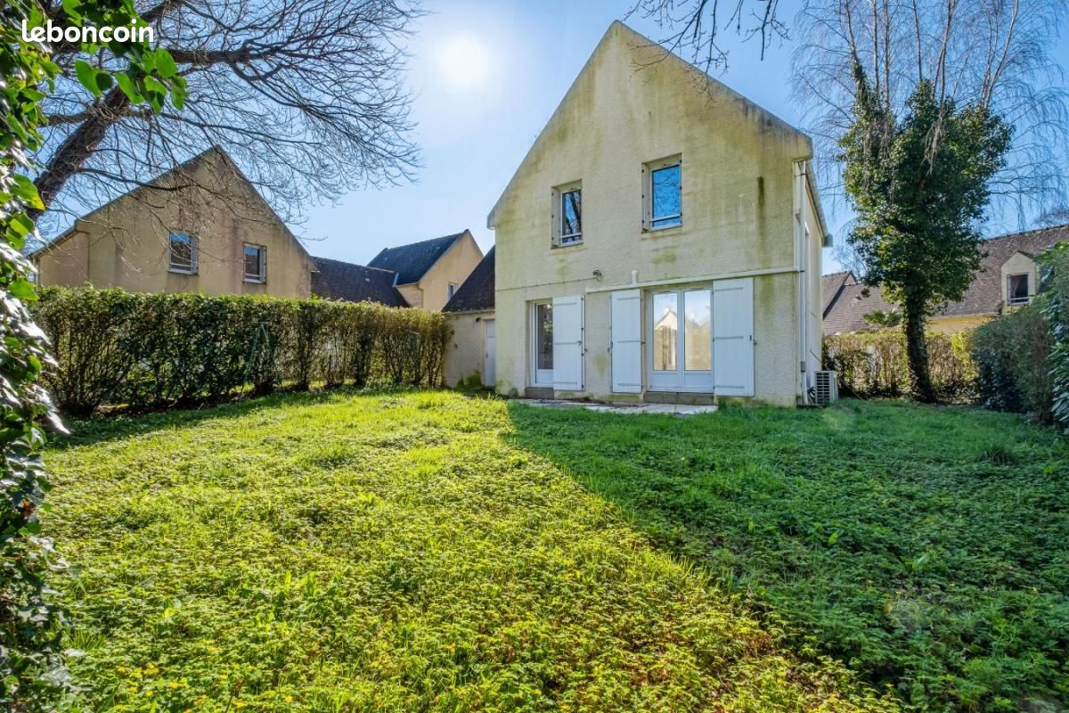 Casa de 3 dormitorios en Malville, France No. 102668