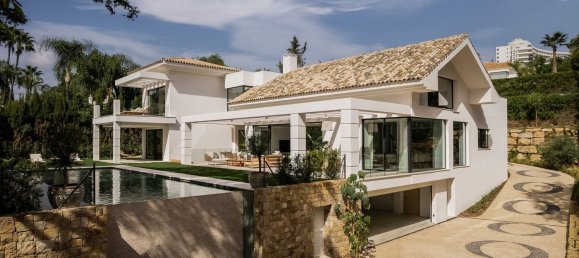 5 bedrooms House in Estepona, Spain No. 33365 4