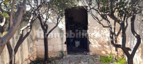 Дом с 6 спальнями в Монополи, Италия № 318287 36