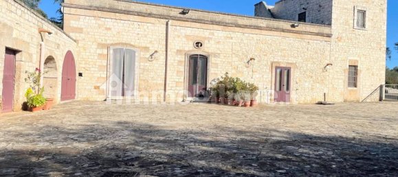 Дом с 6 спальнями в Монополи, Италия № 318287 45