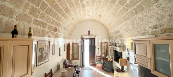 Дом с 6 спальнями в Монополи, Италия № 318287 3