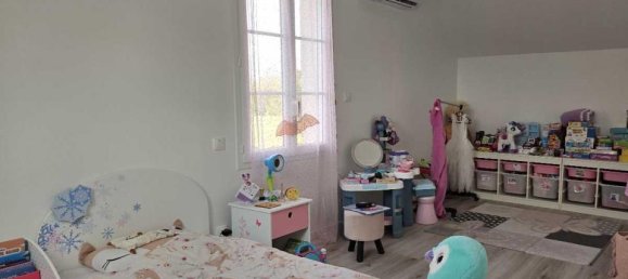 3 bedrooms House in Chevrieres, France No. 49863 9