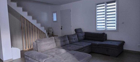 3 bedrooms House in Chevrieres, France No. 49863 6