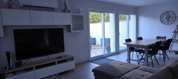 3 bedrooms House in Chevrieres, France No. 49863 5