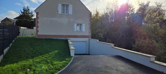 3 bedrooms House in Chevrieres, France No. 49863 15