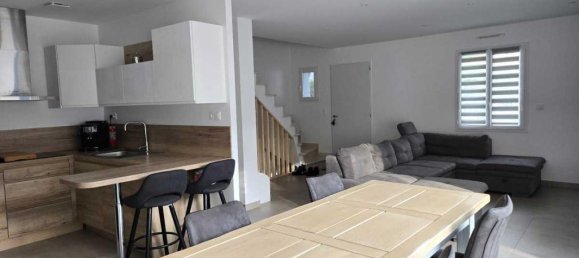 3 bedrooms House in Chevrieres, France No. 49863 2