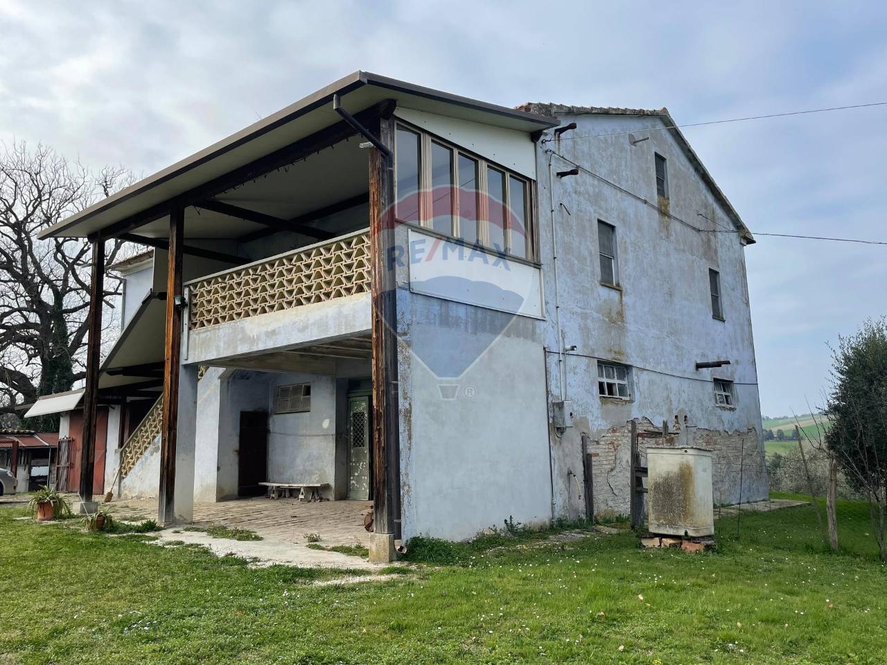 Casa de 7 habitaciónes en Filottrano, Italy No. 15153