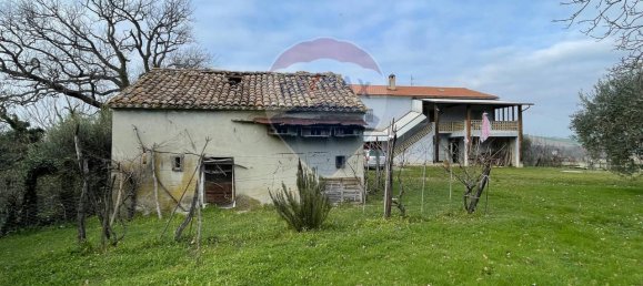 Casa de 7 habitaciónes en Filottrano, Italy No. 15153 7