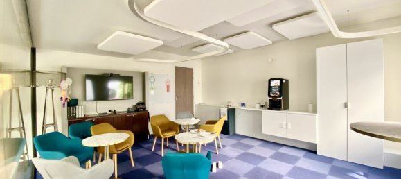 1211m² Office in Paris, France No. 183326 6