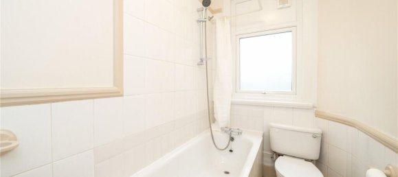 2 bedrooms Apartment in London, United Kingdom No. 12718 6