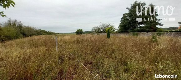 Studio in Saint-Claude-de-Diray, France No. 247782 3