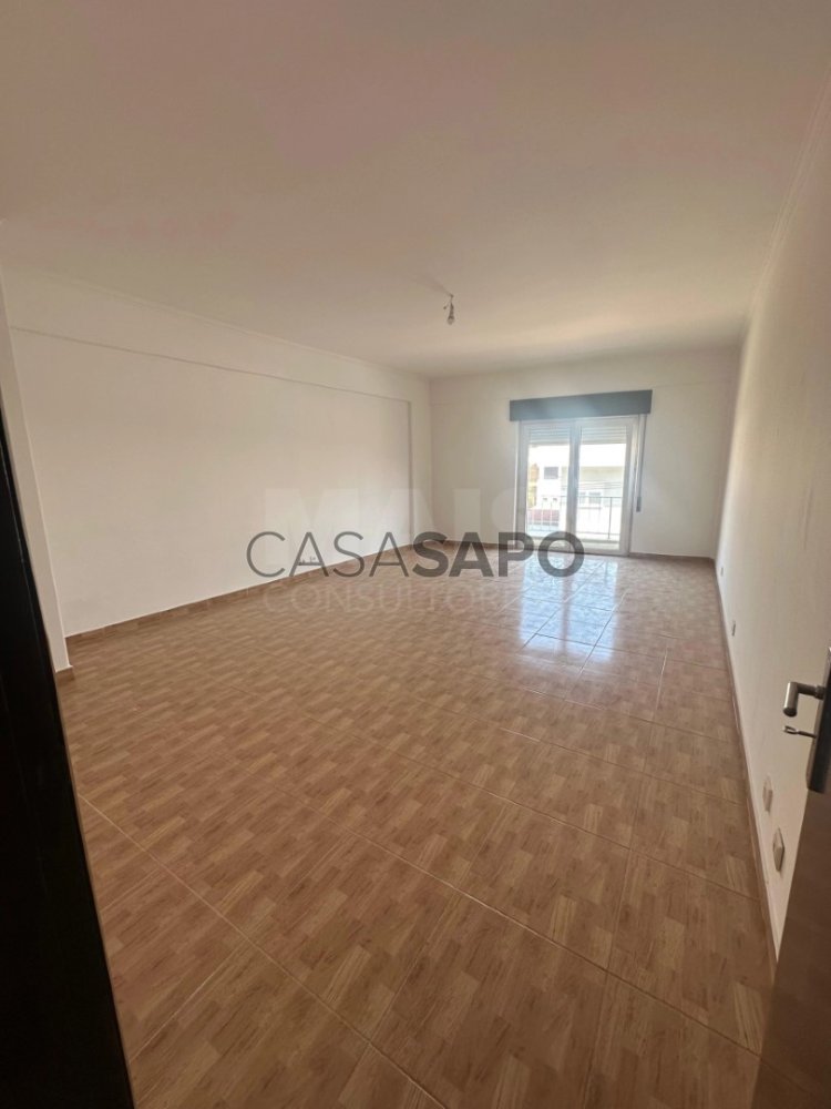 3 bedrooms Apartment in Samora Correia, Portugal No. 225836