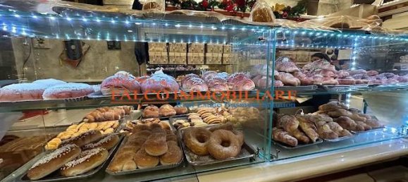 120m² Commercial property in San Giuliano Milanese, Italy No. 345635 4