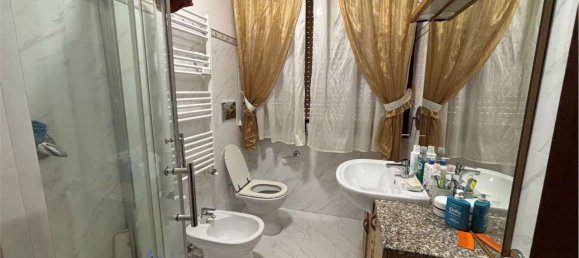 5 bedrooms Apartment in Livorno, Italy No. 359231 15