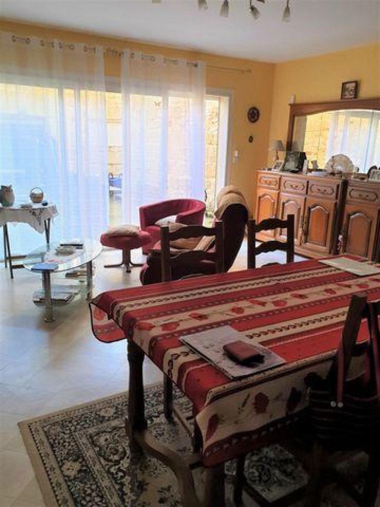 Дом с 3 спальнями в Пойак, Франция № 3792