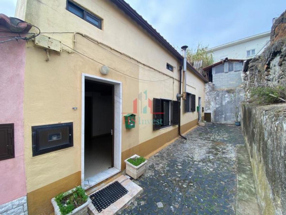3 bedrooms Villa in Lisbon, Portugal No. 3170