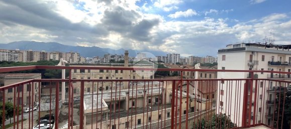 4-salle Appartement à Palermo, Italy No. 171651 8