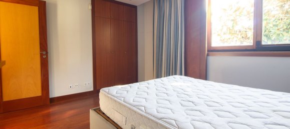 Дом с 4 спальнями в Матозиньюш, Португалия № 149661 20