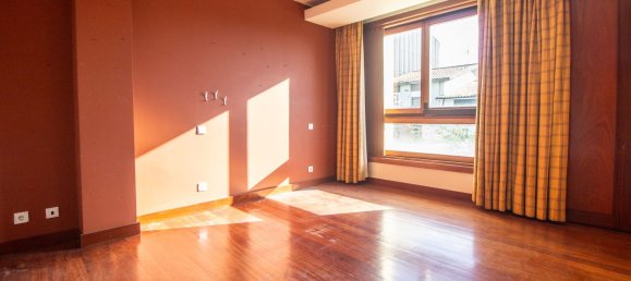 Дом с 4 спальнями в Матозиньюш, Португалия № 149661 17