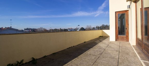 Дом с 4 спальнями в Матозиньюш, Португалия № 149661 10