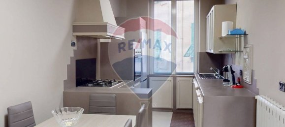 2 bedrooms Apartment in Genoa, Italy No. 53108 2