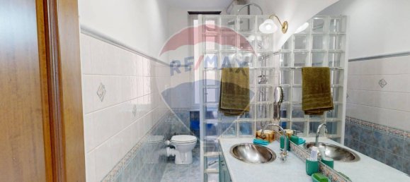 2 bedrooms Apartment in Genoa, Italy No. 53108 24