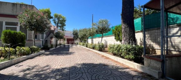 Вилла с 3 спальнями в Трани, Италия № 346968 30