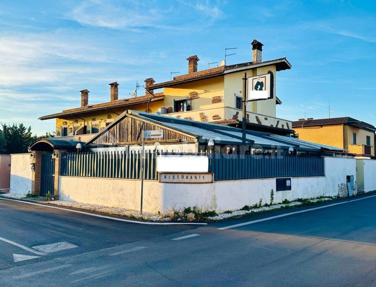 1-Zimmer Gewerbliche Immobilie in Fiumicino, Italy, Nr. 141395