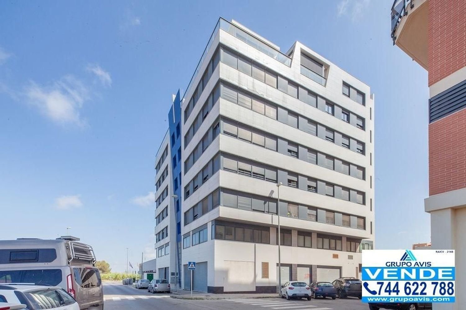 380m² Office in Valencia, Spain No. 193873