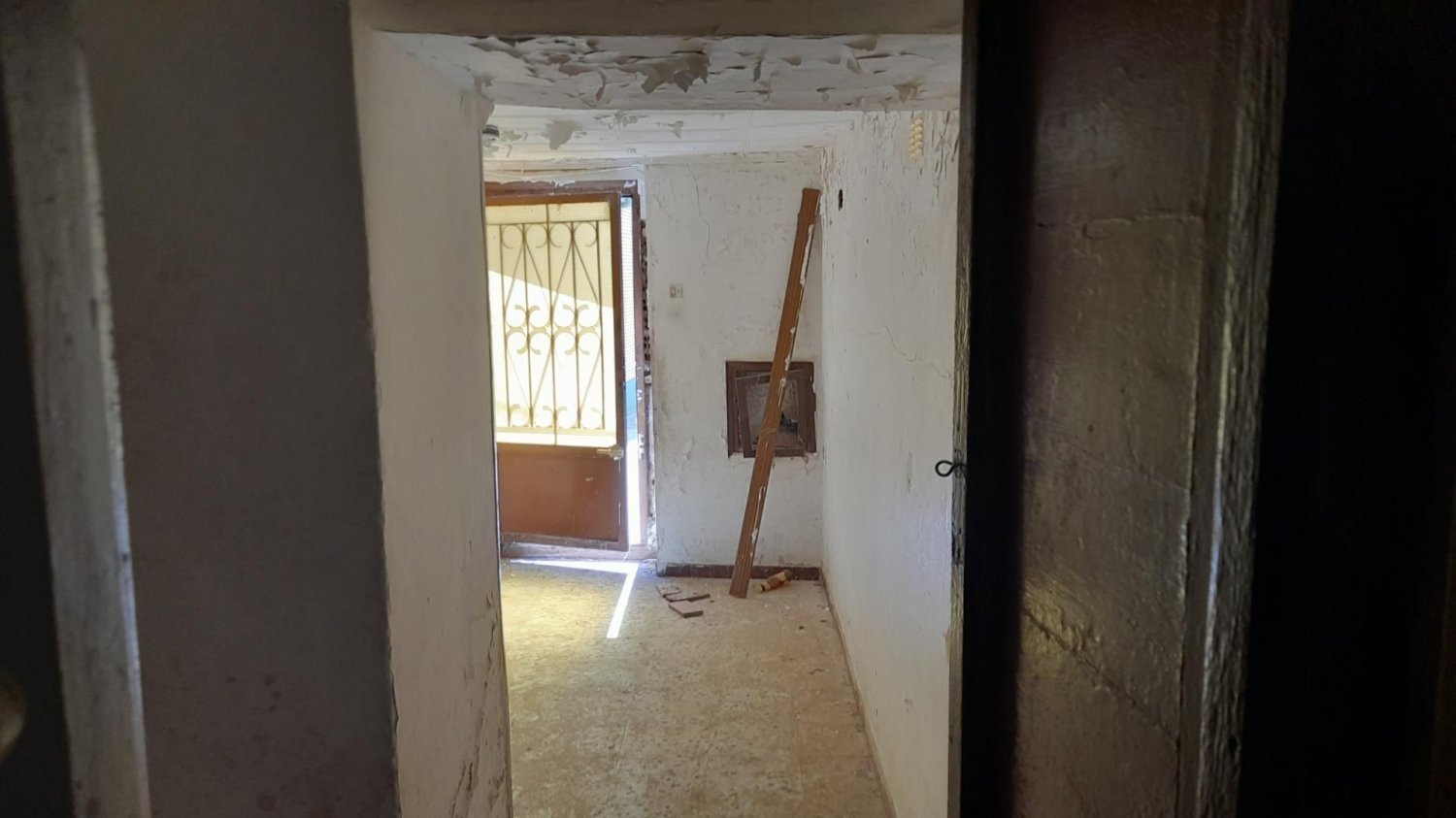 7 bedrooms House in Zaragoza, Spain No. 182431