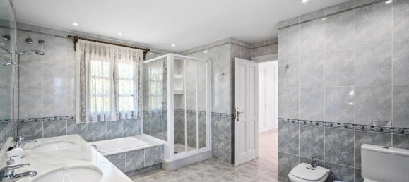 9 Schlafzimmer Villa in Estepona, Spain, Nr. 4625 15