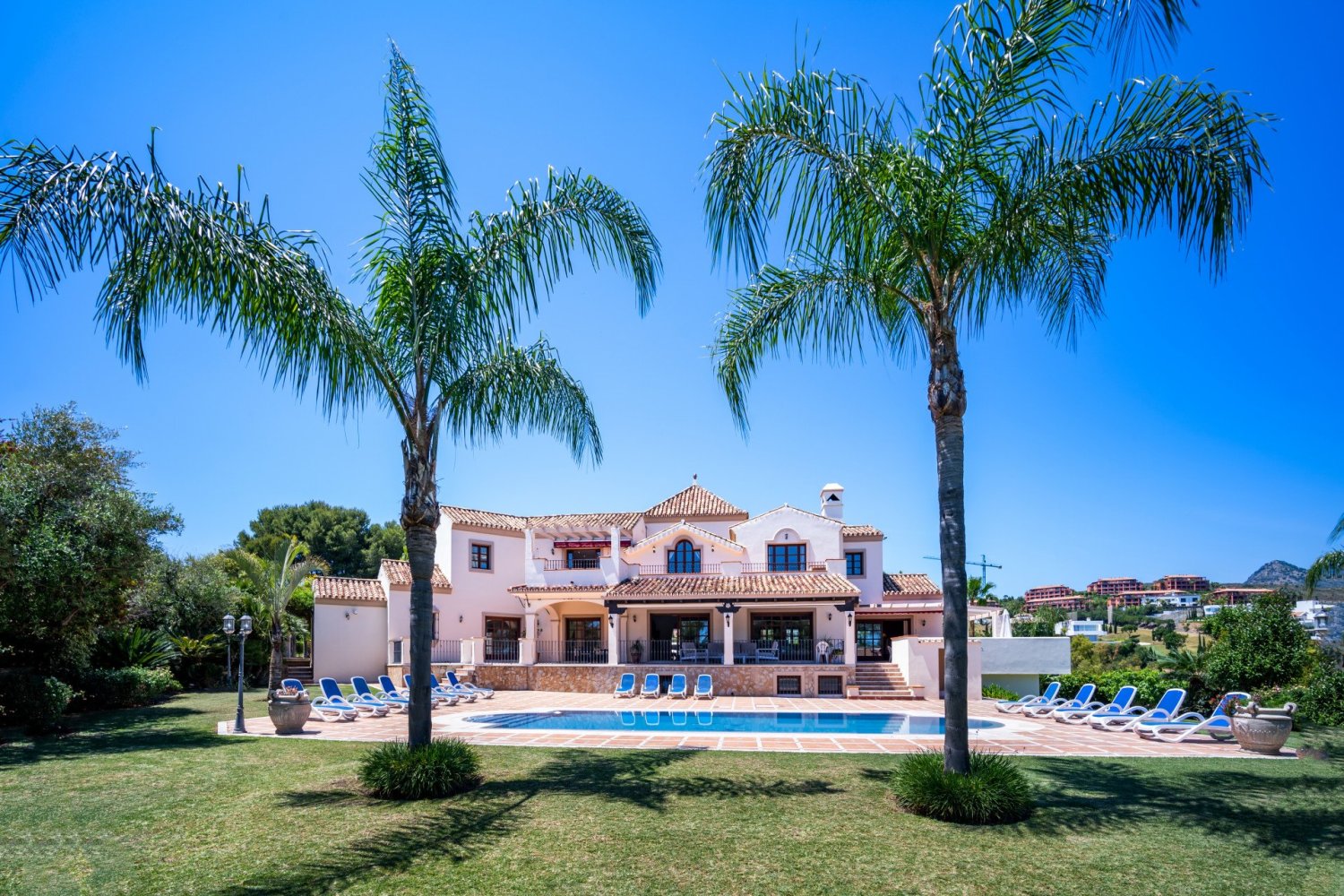 9 Schlafzimmer Villa in Estepona, Spain, Nr. 4625