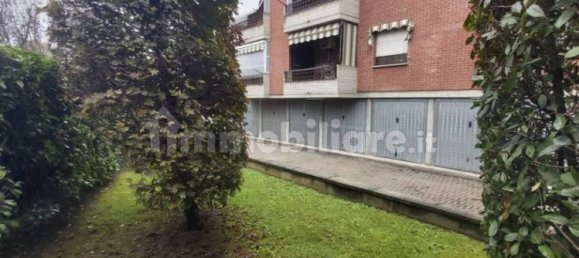 2 bedrooms Apartment in Turin, Italy No. 24379 34