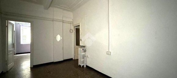 6 rooms Apartment in Genoa, Italy No. 38462 3