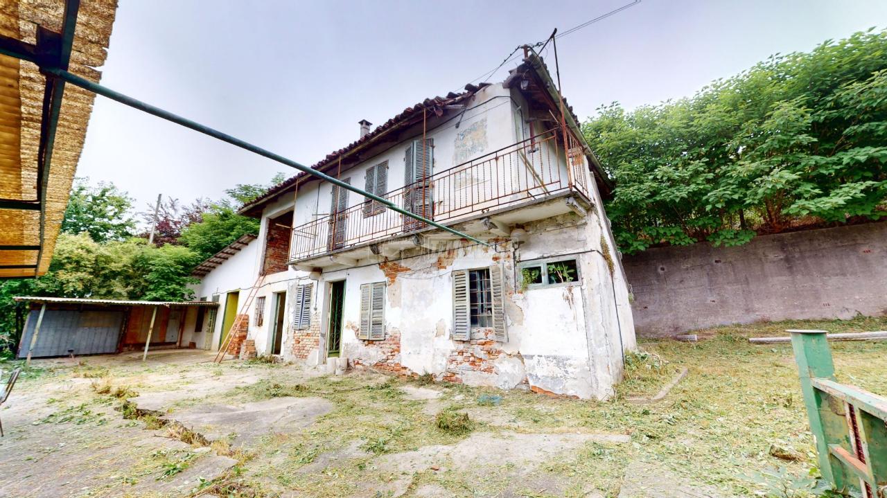 5 rooms House in Bra, Italy No. 69997