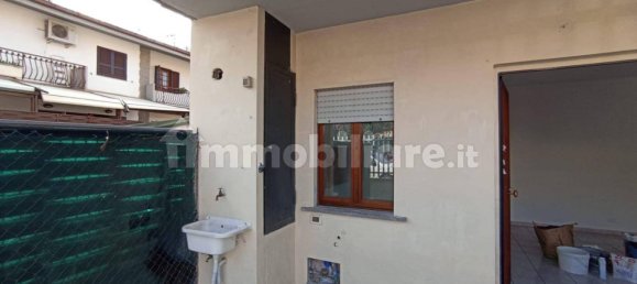 Квартира с 2 спальнями в Чампино, Италия № 121001 17