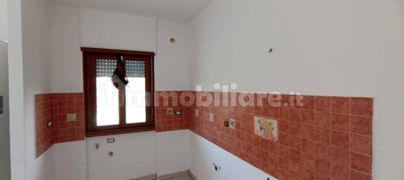 Квартира с 2 спальнями в Чампино, Италия № 121001 8