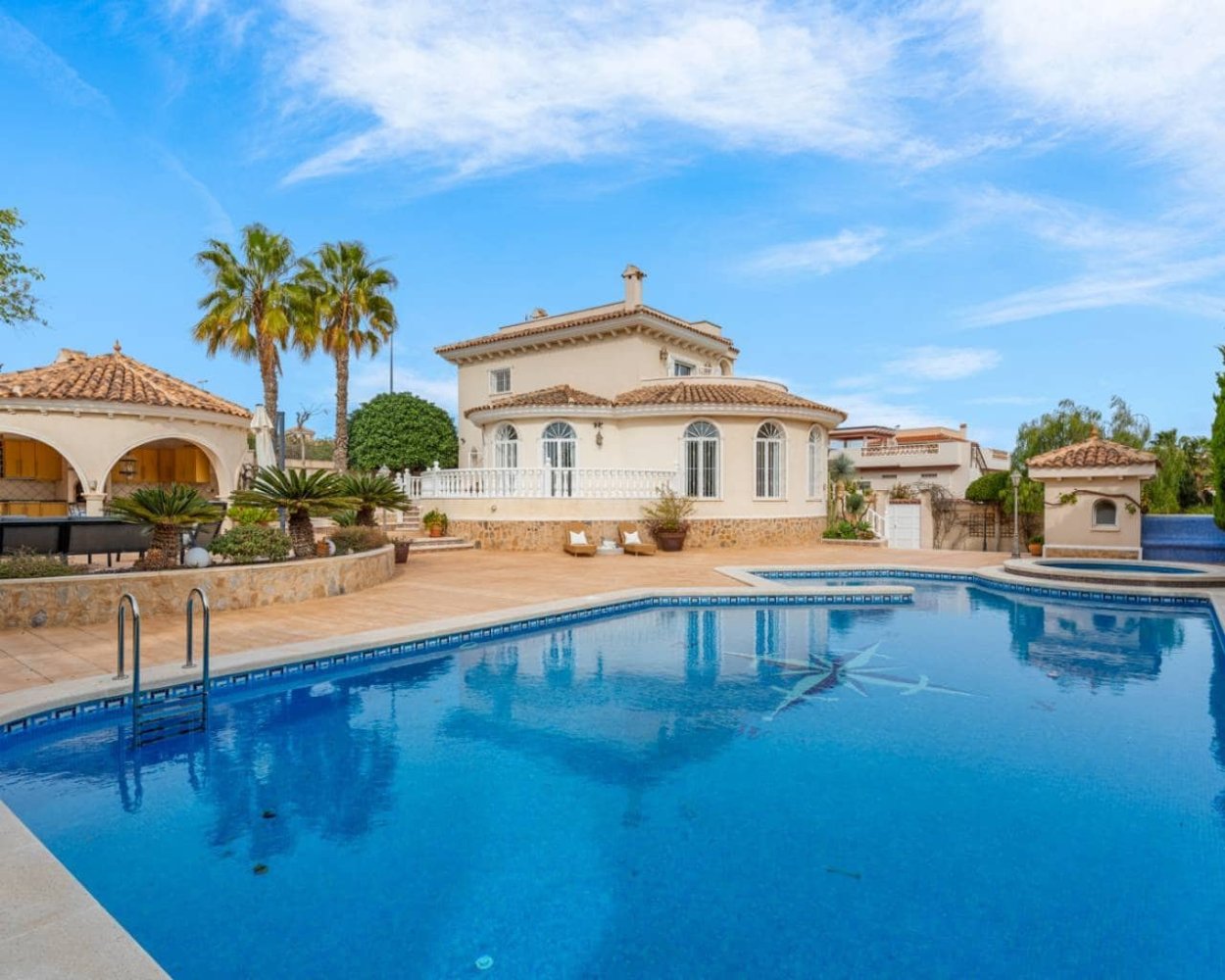 4 bedrooms Villa in Ciudad Quesada, Spain No. 199008