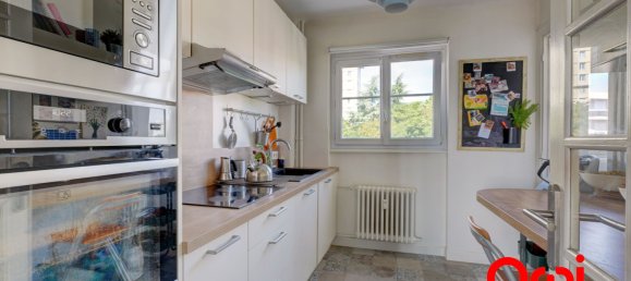 4 rooms Apartment in Rhone, France No. 338026 9