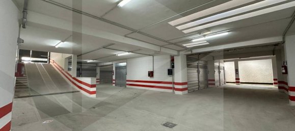 Garaje de 1 habitación en Bari, Italy No. 33891 2